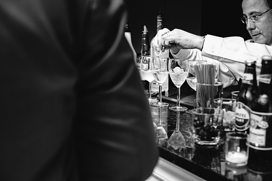 bartender making drinks