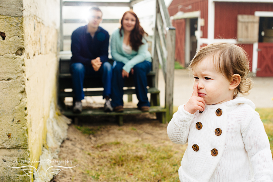 kinder farm park photographer; maryland barn family session; maryland family photographer; pasadena family photographer; maryland children's photographer; millersville family photographer