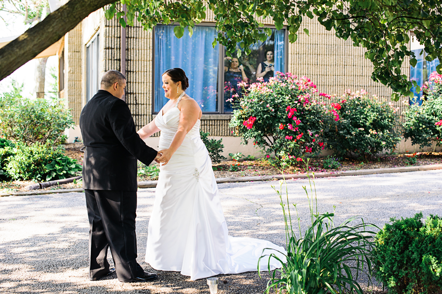 couple's first look at Maryland Yacht Club