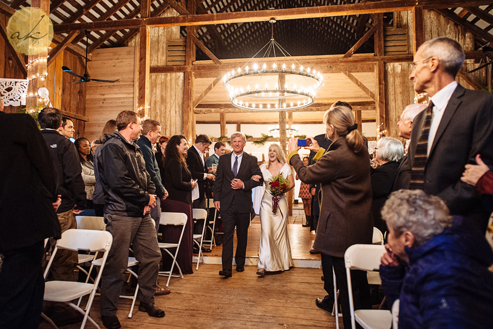 virginia-barn-ceremony