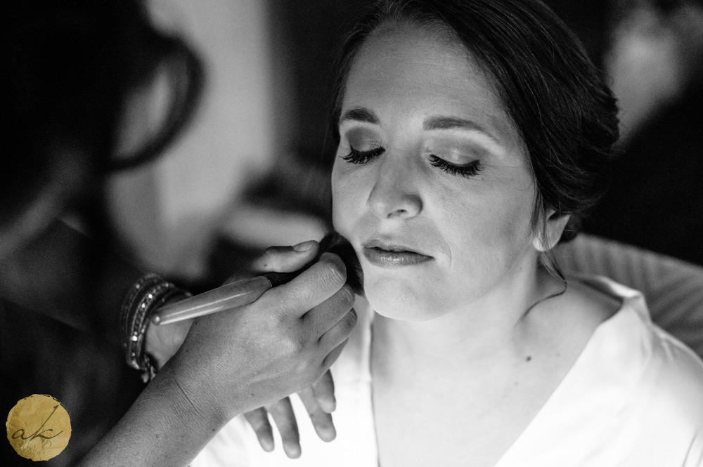 bride getting ready Sunset room National harbor wedding