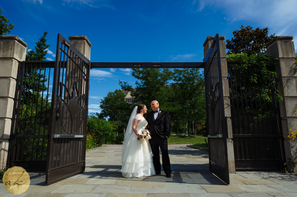 Sunny day photo of bride and groom in Washington DC